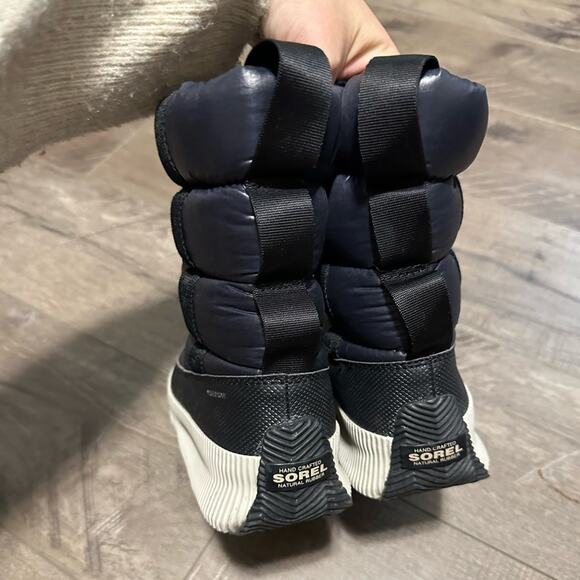 Sorel Out N About Puffy Mid Boot Black 6 NWOB - Picture 7 of 8